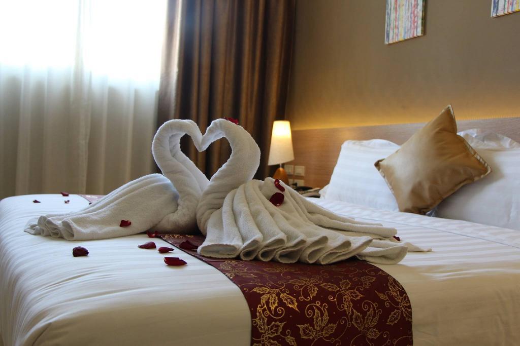 Dela Chambre Hotel Манила Екстериор снимка