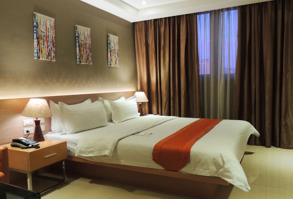 Dela Chambre Hotel Манила Екстериор снимка