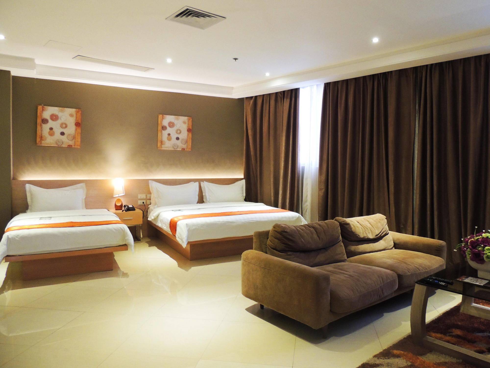 Dela Chambre Hotel Манила Екстериор снимка