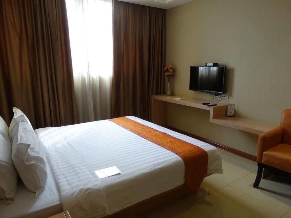 Dela Chambre Hotel Манила Екстериор снимка
